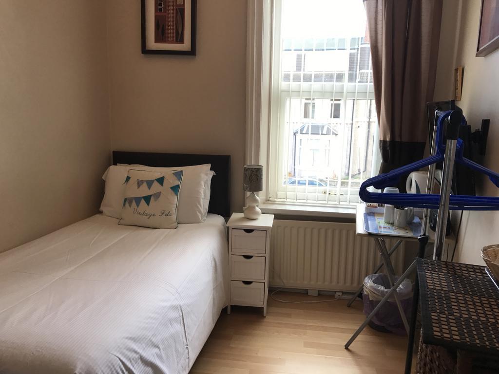 Lighthouse Guest House Whitley Bay Esterno foto