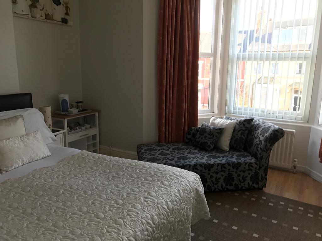 Lighthouse Guest House Whitley Bay Esterno foto