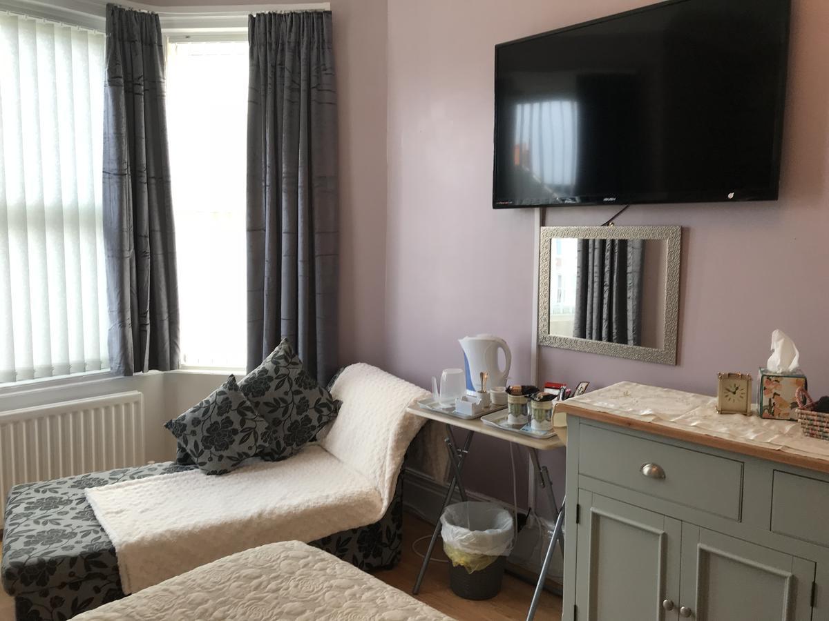 Lighthouse Guest House Whitley Bay Esterno foto
