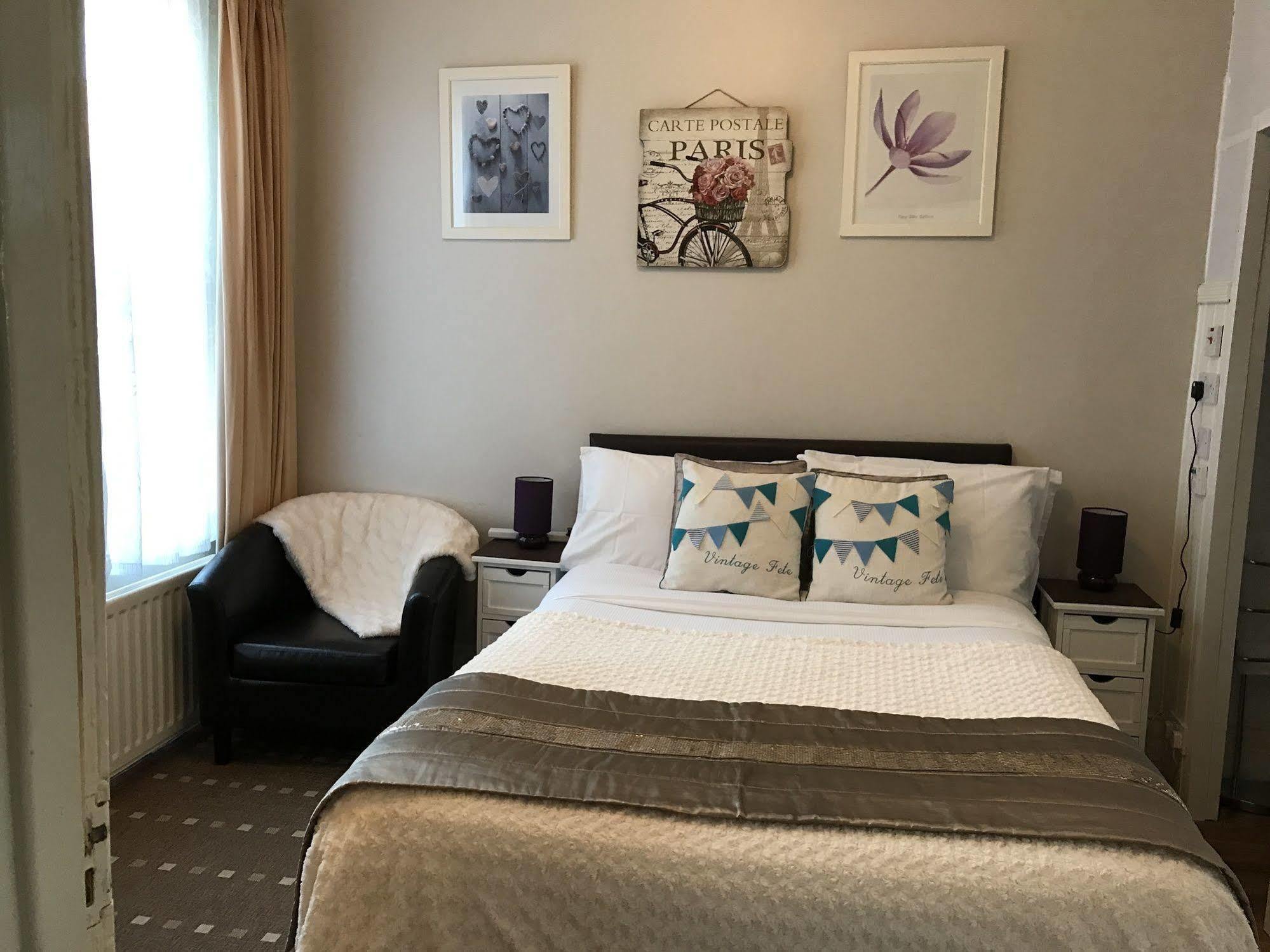 Lighthouse Guest House Whitley Bay Esterno foto